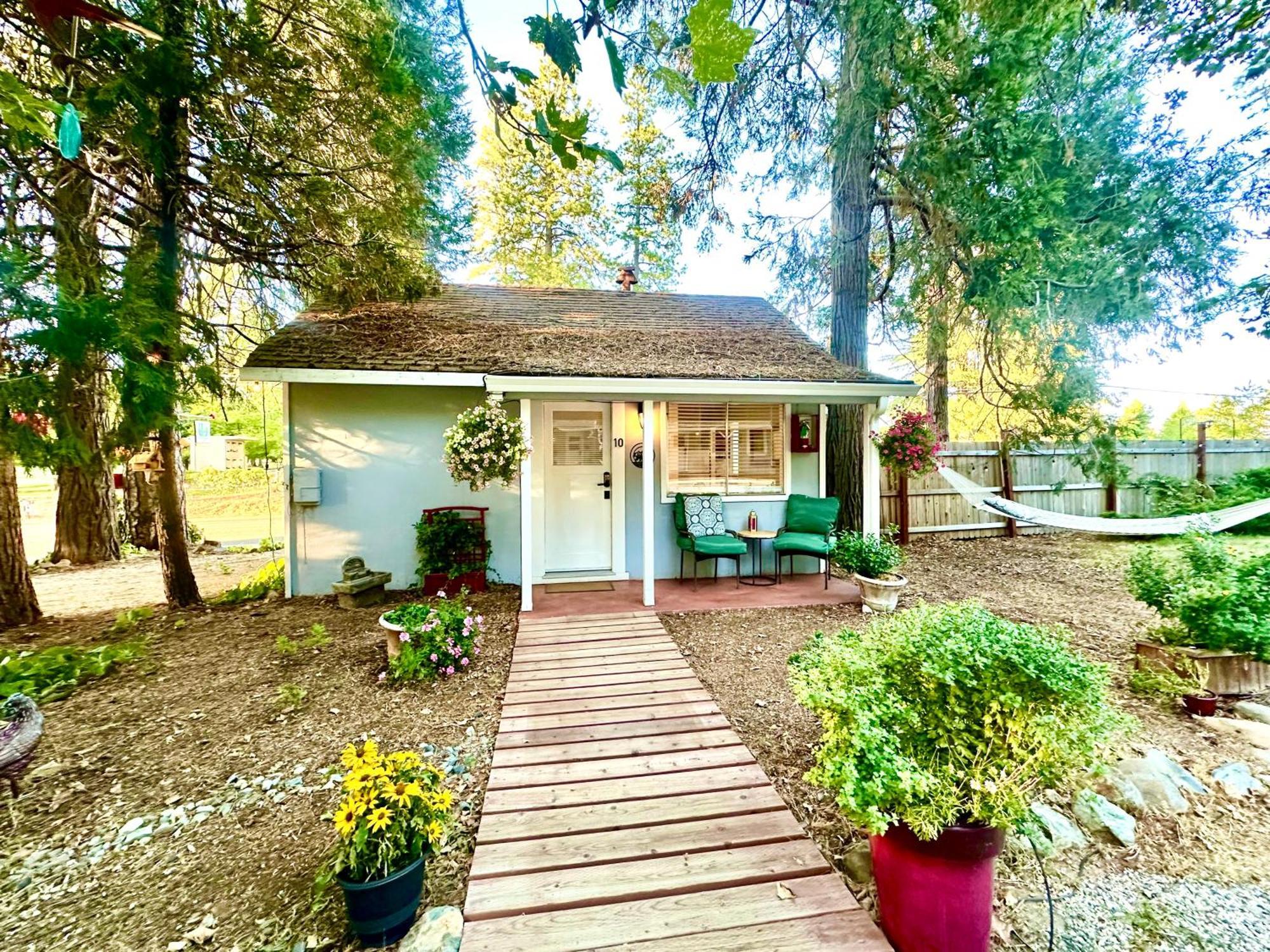 The Pines Inn And Cottages Grass Valley Exterior photo